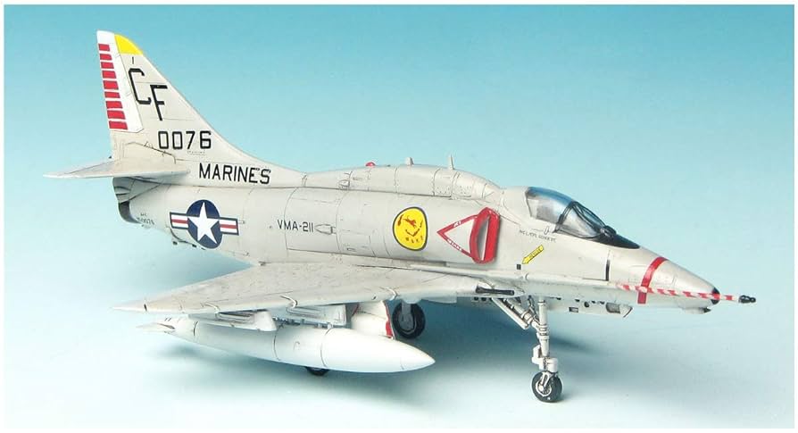 Amazon | プラッツ 1/144 アメリカ海軍 A-4E スカイホーク VMAT